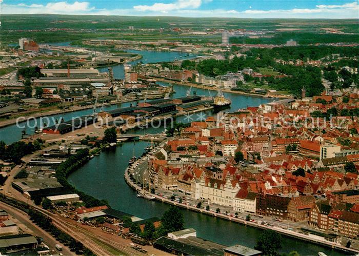 Luebeck Hafengebiet Hansestadt Fliegeraufnahme
