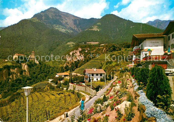 Dorf Tirol Teilansicht mit Schloss Tirol