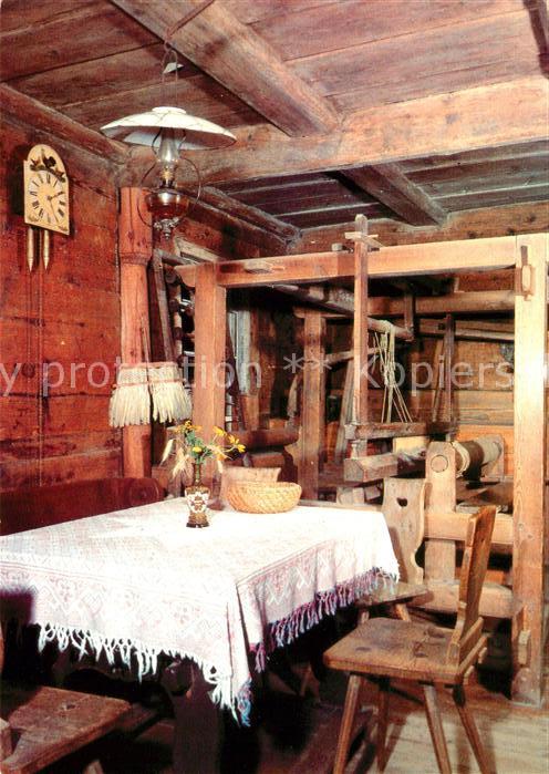 Landwuest Vogtlaend Bauernmuseum Blockstube Tisch und Webstuhl