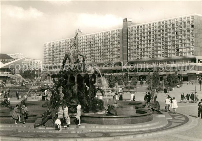 BERLIN  CITY Neptunbrunnen Rathausstrasse
