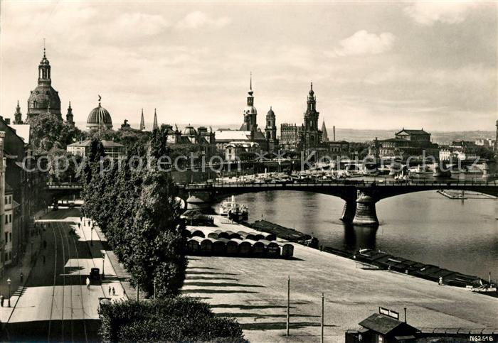 DRESDEN Elbe Bruecke der Einheit Frauenkirche