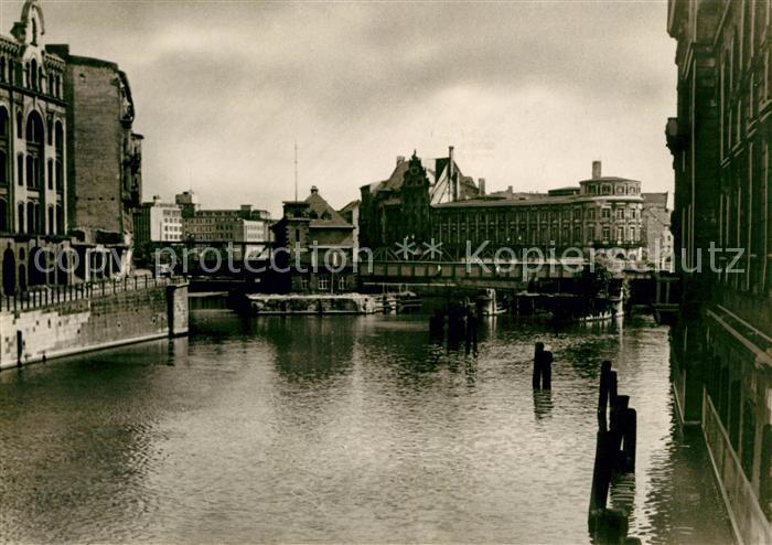 BERLIN CITY Schleusenbruecke