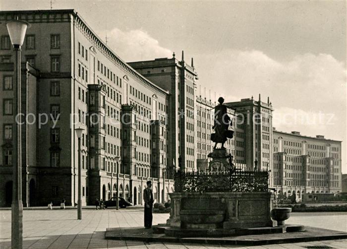 LEIPZIG Sachsen Rossplatz mit Maegdebrunnen