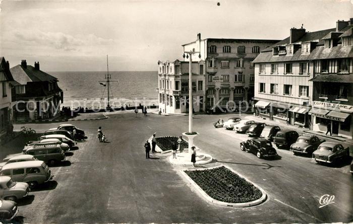 Coutainville Place General de Gaulle Strand