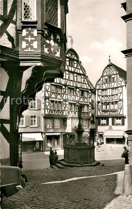 Bernkastel-Kues Marktplatz Brunnen