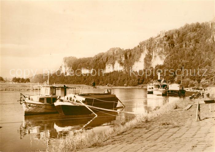 Rathen Saechsische Schweiz Dampferanlegestelle und Weisse Waende
