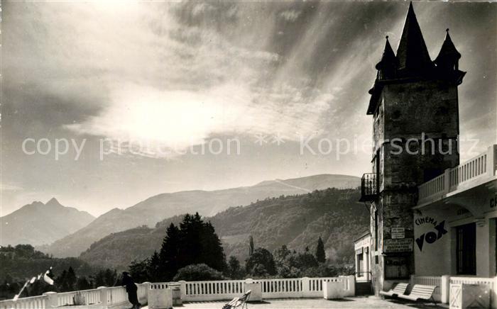 Argeles-Gazost La tour Mendaigne Au fond le Viscos