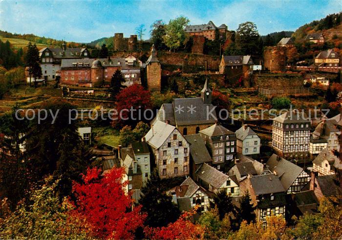 Monschau Rotes Haus mit Burgruine Haller