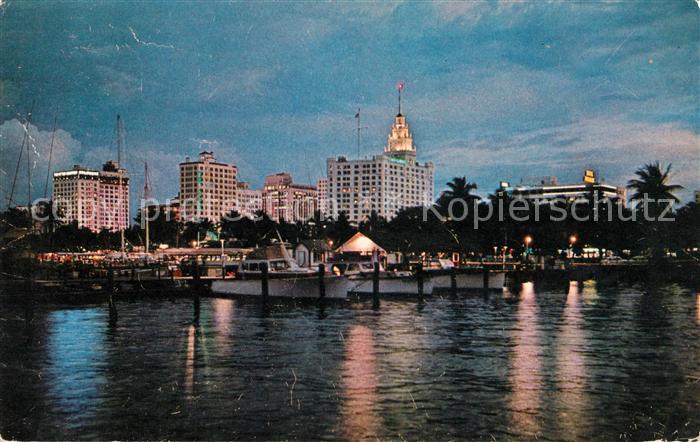 Miami Florida Skyline Nachtaufnahme