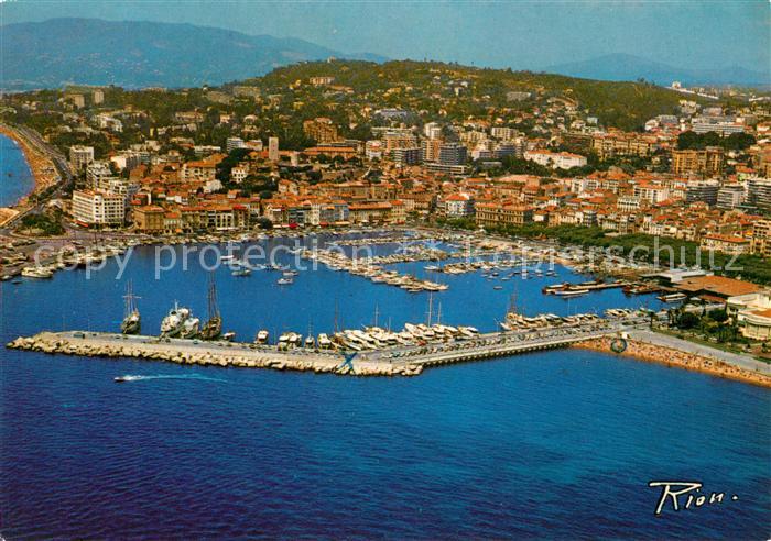 Cannes Alpes-Maritimes Vue aerienne Le vieux Port Le Suquet