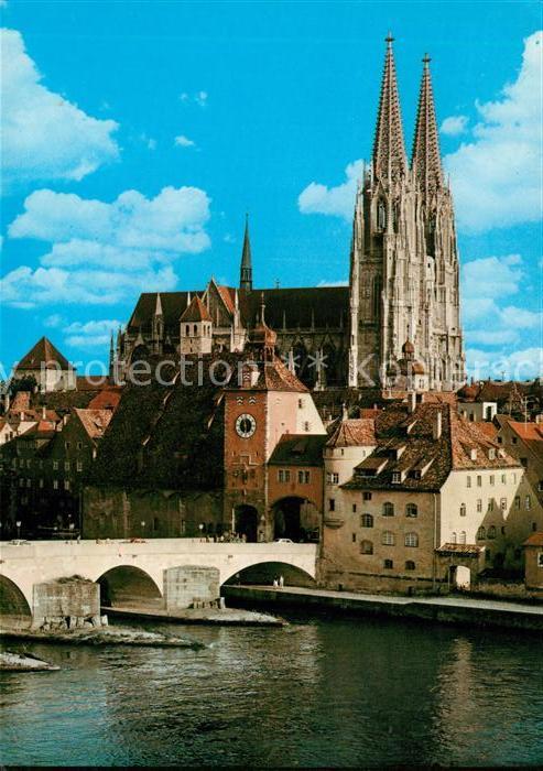 REGENSBURG Bayern Steinerne Bruecke mit Bruecktor und Dom St Peter