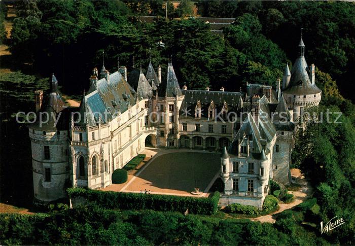 Chaumont-sur-Loire La cour du Chateau Vue aerienne