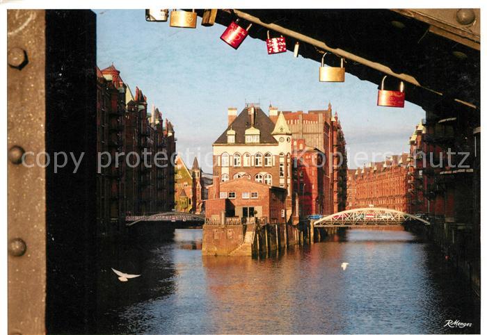 Hamburg Speicherstadt Poggenmuehlenbruecke