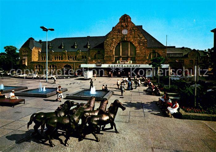 Bad Aachen Hauptbahnhof mit Pferdegruppe