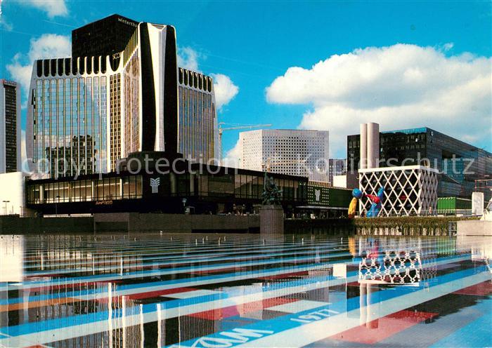 Puteaux Fontaine Musicale AGAM et la Tour SCOR