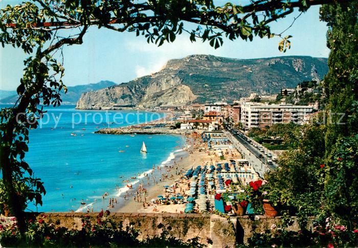 Finale Ligure Strand Panorama