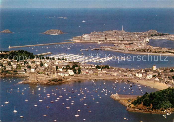 Saint-Servan sur Mer Vue aerienne sur la tour Solidor Port d
