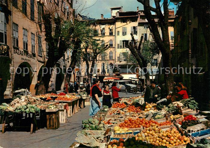Grasse Alpes Maritimes Marché au milieu de la vieille ville