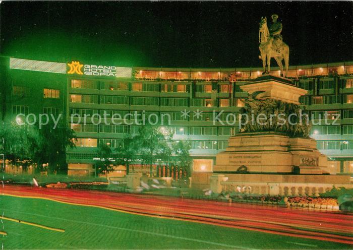 Sofia Sophia Denkmal Befreier Grand Hotel Sofia Nacht