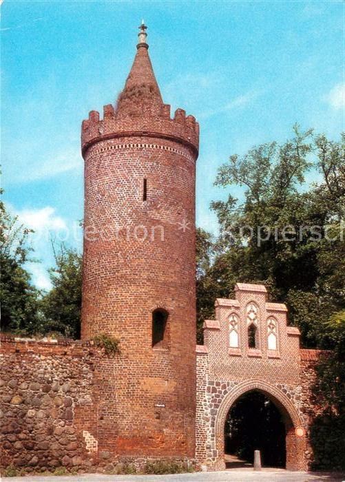 Neubrandenburg Fangelturm und Stadtmauer