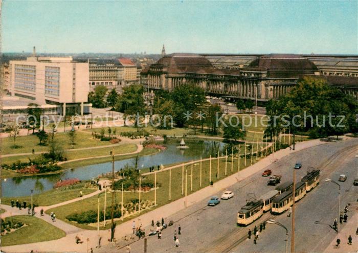 LEIPZIG Sachsen Blick zum Hauptbahnhof und Hotel Stadt Leipzig Strassenbahn