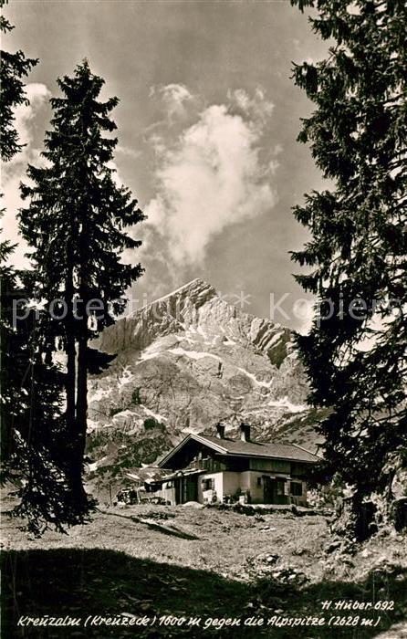 Kreuzeck Kreuzalm mit der Alpspitze