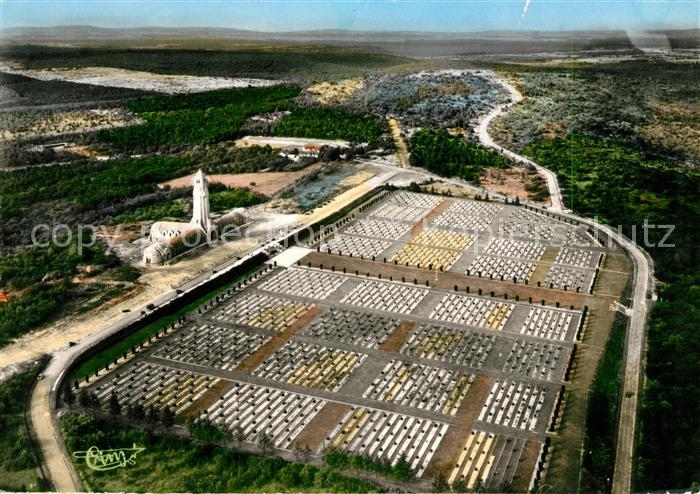 Verdun Meuse Fliegeraufnahme Ossuaire et Cimetiere de Douaumont Tranchee