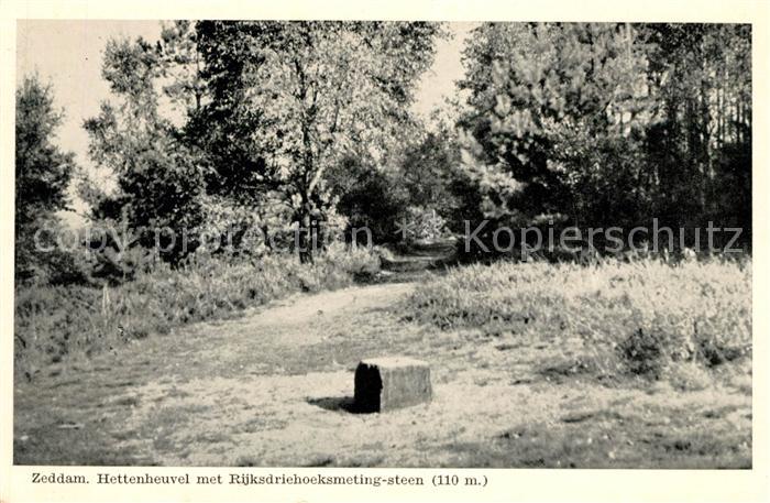 Zeddam Hettenheuvel met Rijksdriehoeksmeting-steen