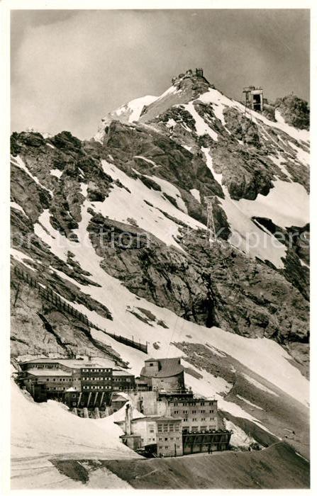 Grainau Bayer Zugspitzbahn Hotel Schneefernerhaus mit Gipfelstation und Muenchne