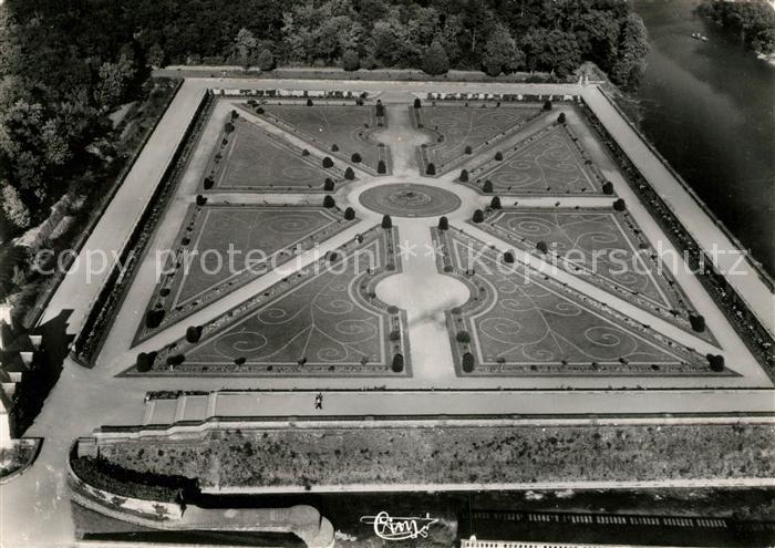 Chenonceaux Indre et Loire Vue aerienne Les Jardins