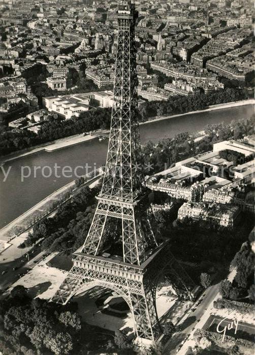 Paris Eiffelturm Fliegeraufnahme