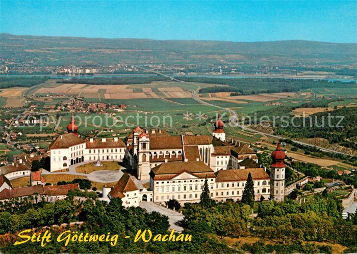 Wachau Oesterreich Fliegeraufnahme Stift Goettweig