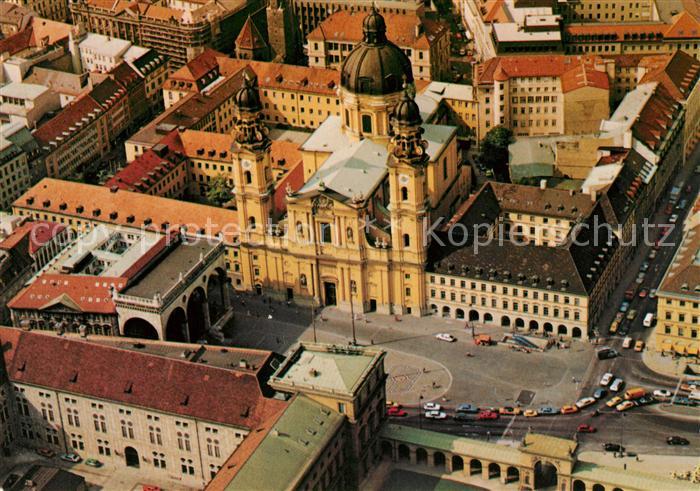 Muenchen Fliegeraufnahme Kajetan Theatinerkirche