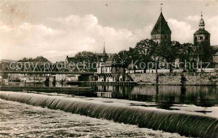 Hameln Weser Partie am Wehr Bruecke Turm