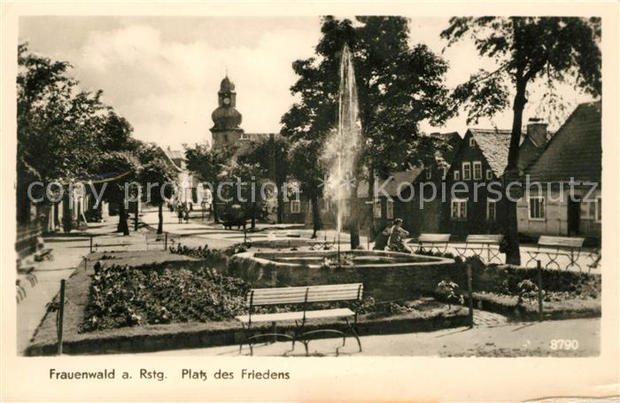 Frauenwald Thueringen Platz des Friedens Brunnen
