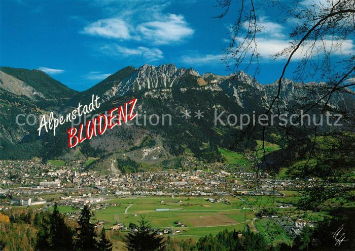 Bludenz Vorarlberg Panorama Alpenstadt gegen Elsspitzen und Gamsfreiheit