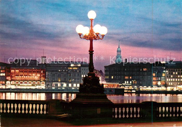 Hamburg Blick von der Lombardsbruecke ueber die Binnenalster Nachtaufnahme