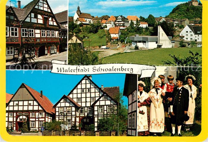 Schwalenberg Historisches Rathaus Burg Fachwerkhaeuser Pohlhof Trachtengruppe