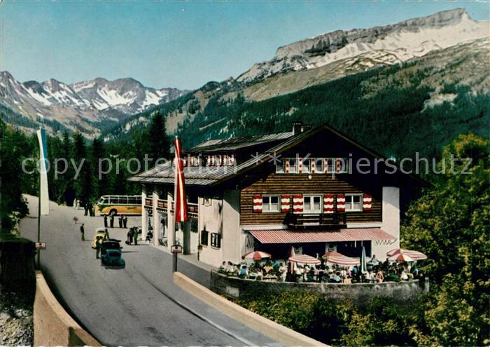 Kleinwalsertal oesterr Grenzgasthof Walserschanz mit Hoch Ifen