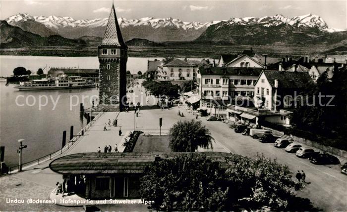 Lindau Bodensee Hafenpartie und Schweizer Alpen