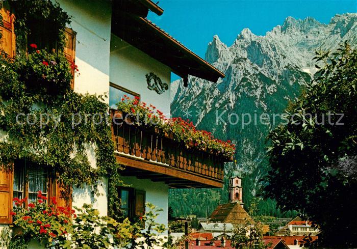 Mittenwald Bayern mit Pfarrkirche St Peter und Paul Karwendelgebirge