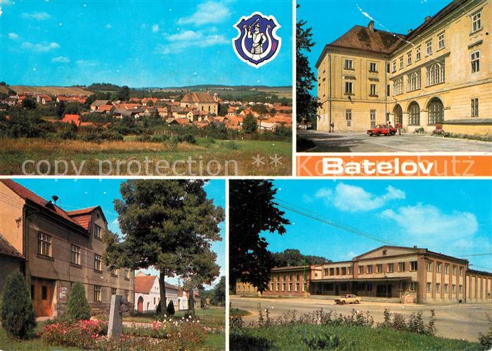 Batelov Celkovy pohled Zamek Pomnik Borovskeho vlevo budova MNV Kulturni dum