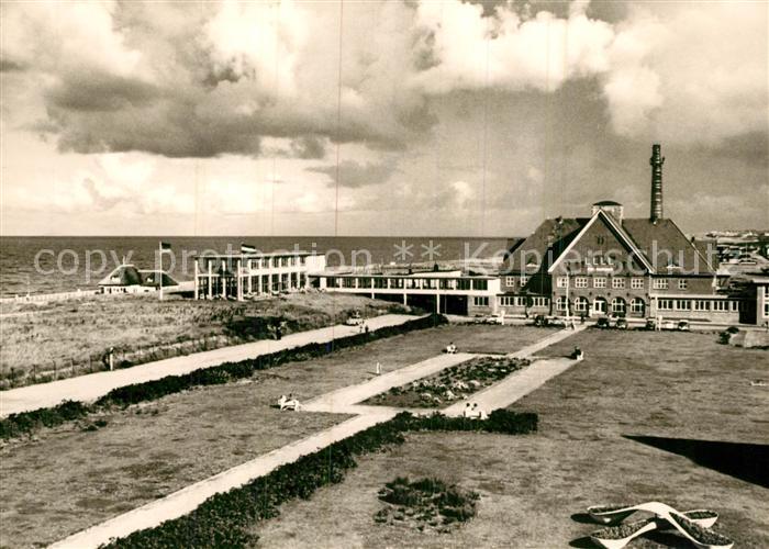 Westerland Sylt Kurbad mit Liegehalle und Strandhaeuschen