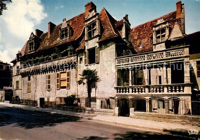 Perigueux La Maison des Consuls avec son chemin de ronde sur machicoulis