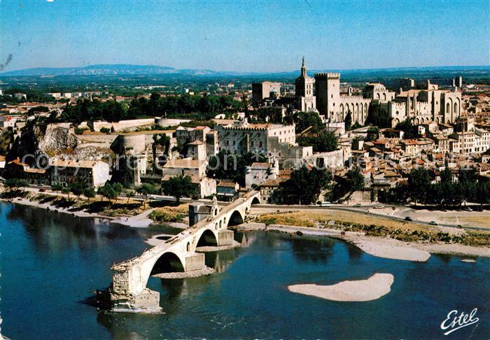 Avignon Vaucluse Le Rhone et les ruines du Pont Saint Benezet Dom Palais de Pape