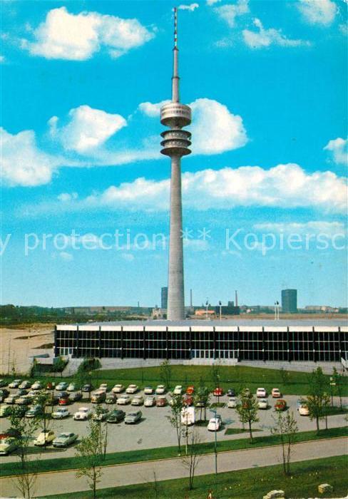 Muenchen Fernsehturm mit Eisstadion