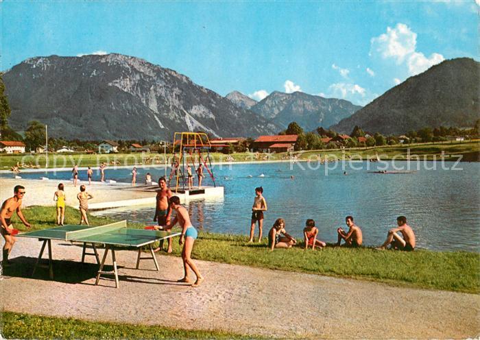 Ruhpolding Schwimmbad mit Rauschberg Sonntagshorn und Reifelberge