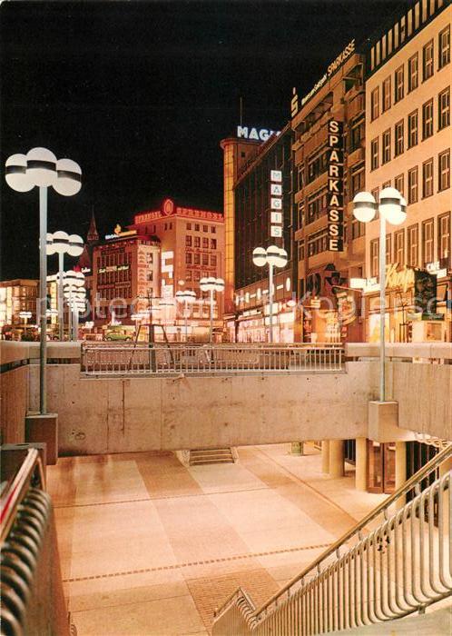 HANNOVER  CITY Blick in die naechtliche Bahnhofstrasse