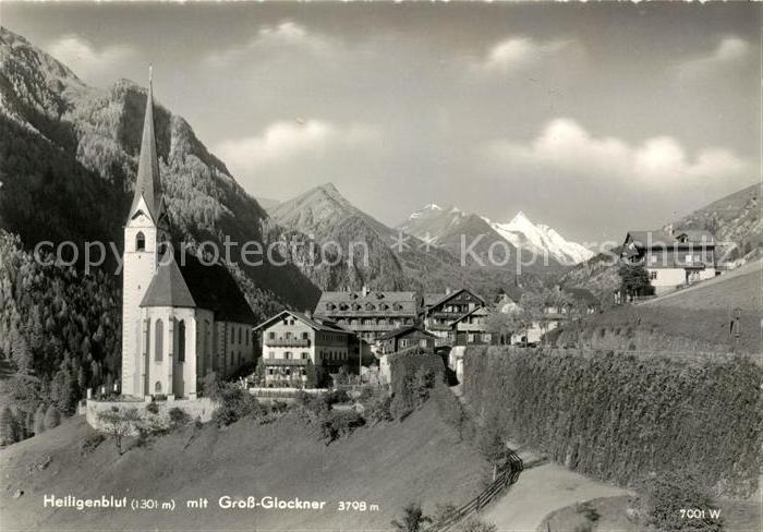 Heiligenblut Kaernten Ortsansicht mit Kirche Grossglockner Hohe Tauern