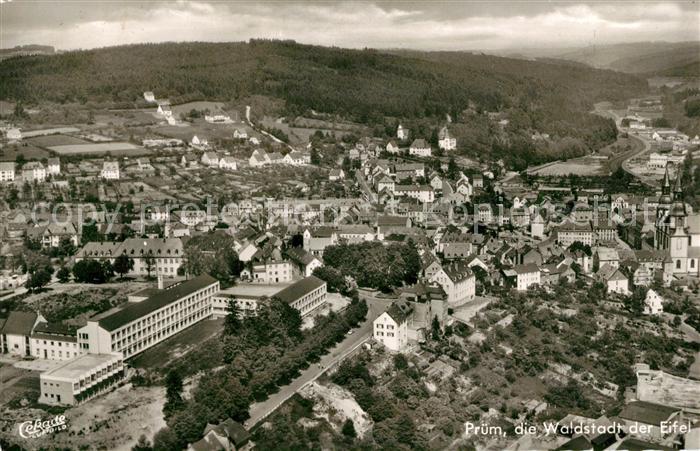 Pruem Eifel Waldstadt der Eifel Fliegeraufnahme